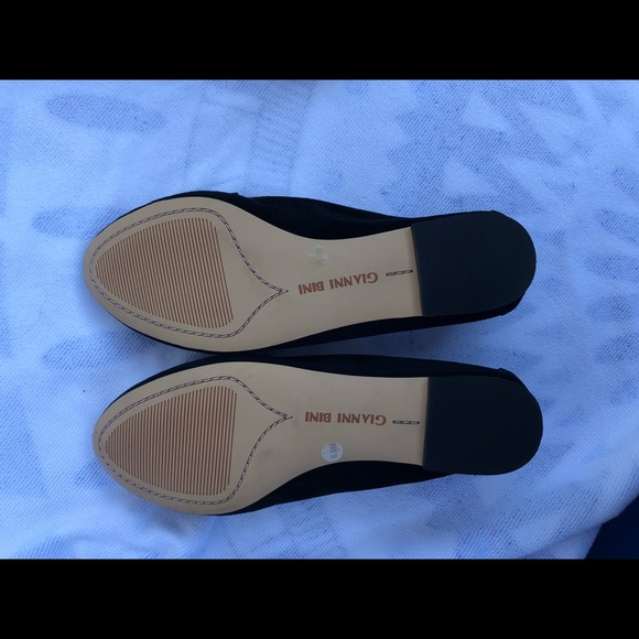 Gianni Bini black suede flats - Picture 2 of 5